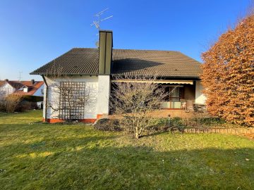 Traumlage – Landhaus mit beeindruckendem Blick über Altomünster, 85250 Altomünster, Einfamilienhaus